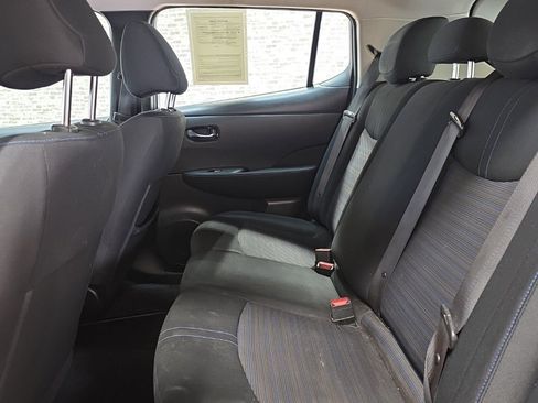 Used 2022 Nissan Leaf S image 12