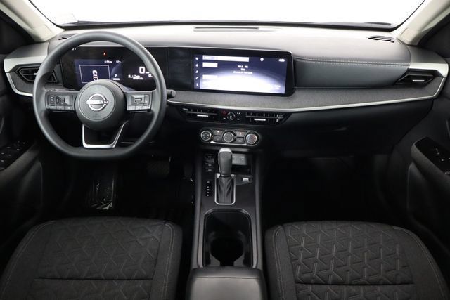 Used 2025 Nissan Kicks SV FWD image 12