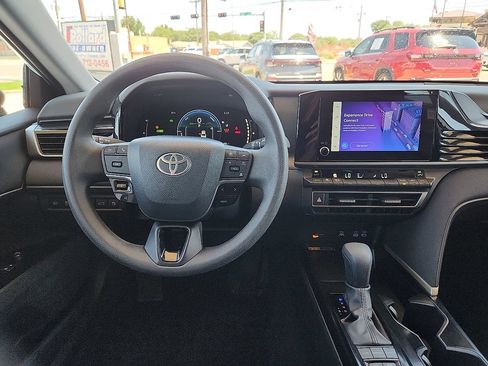 Used 2025 Toyota Camry LE FWD image 6