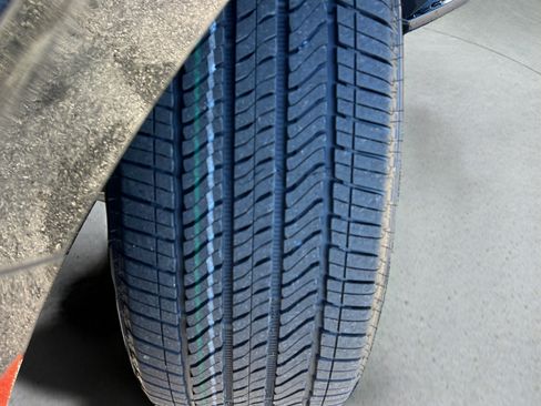 Certified 2024 Cadillac Escalade ESV Premium Luxury w/ LPO, Floor Liner Package AWD/4WD image 28