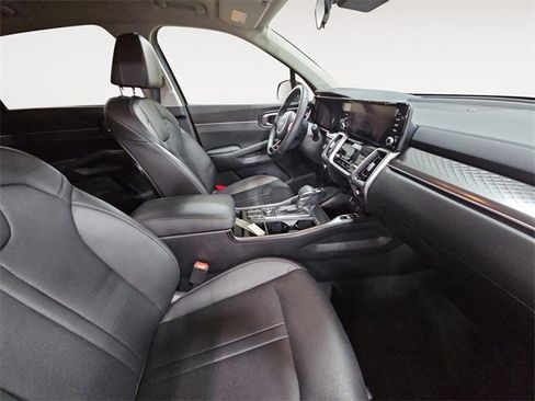 Used 2023 Kia Sorento S image 15