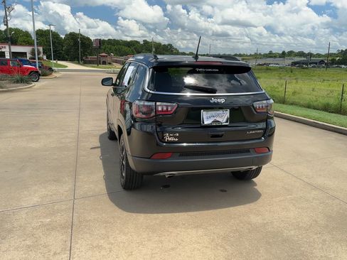 Used 2023 Jeep Compass Limited image 7