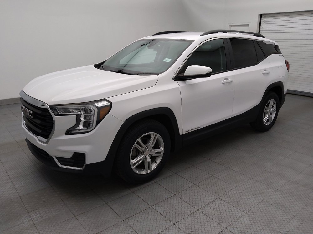 Used 2022 GMC Terrain SLE w/ Driver Convenience Package FWD image 2