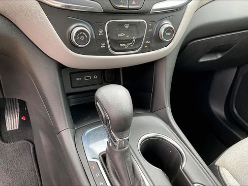 Used 2023 Chevrolet Equinox LS w/ LS Convenience Package FWD image 28
