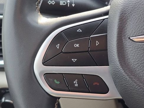 Used 2023 Chrysler Voyager LX FWD image 22