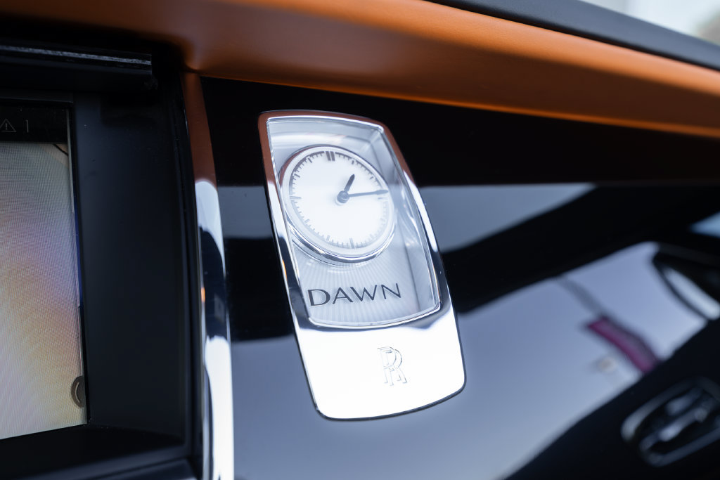 Used 2018 Rolls-Royce Dawn RWD image 39