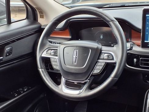 Certified 2023 Lincoln Nautilus Reserve FWD image 7