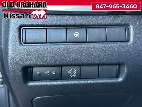 Used 2023 Nissan Rogue SV AWD/4WD image 9