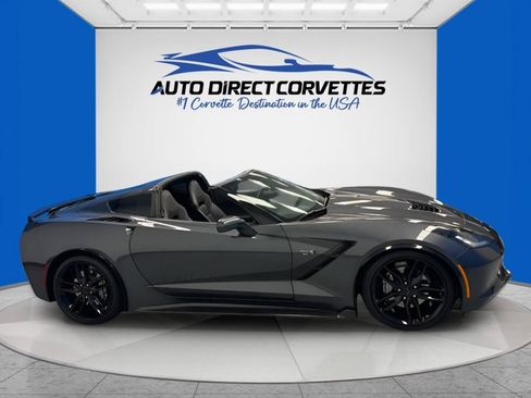 Used 2018 Chevrolet Corvette Stingray Coupe w/ Carbon Flash Badge Package RWD image 8