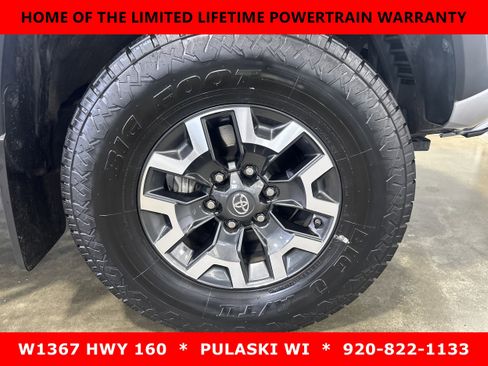 Used 2019 Toyota Tacoma TRD Off-Road w/ TRD Premium Off Road Package RWD image 2