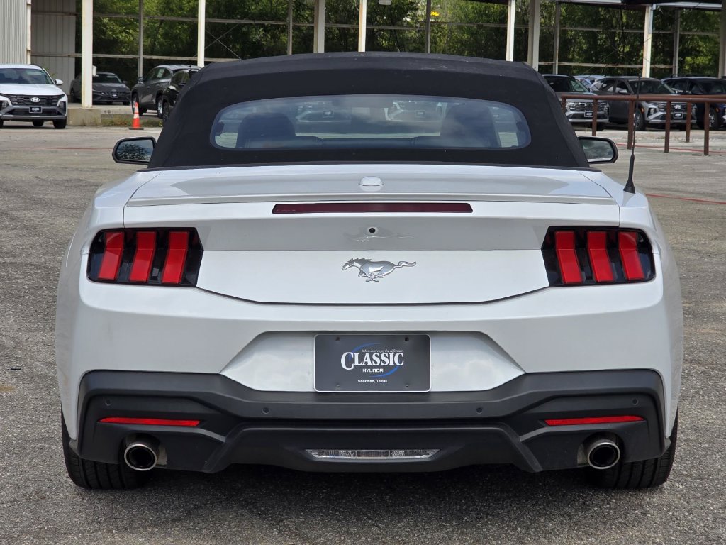 Used 2025 Ford Mustang Premium RWD image 5
