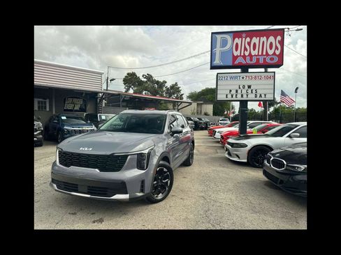 Used 2024 Kia Sorento S image 1