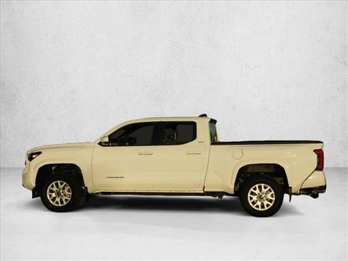 Used 2026 Toyota Tacoma SR5 AWD/4WD image 8