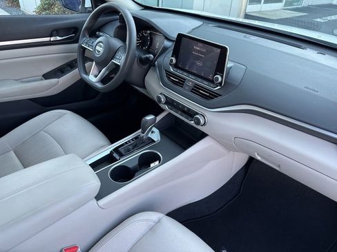 Certified 2022 Nissan Altima 2.5 SV image 18