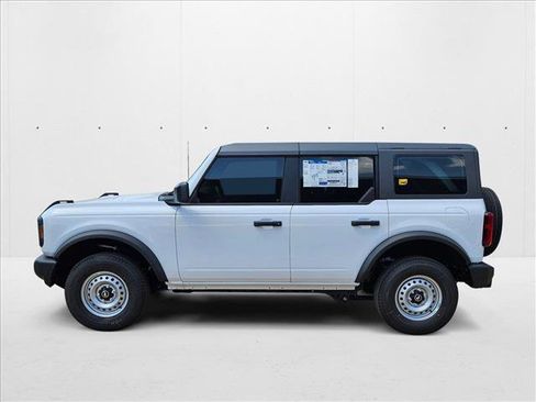 New 2025 Ford Bronco 4-Door image 5