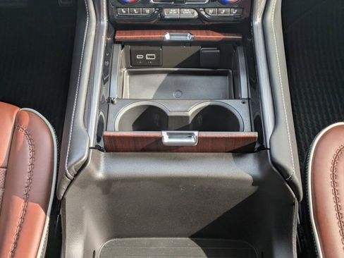 Used 2024 GMC Yukon Denali Ultimate image 20