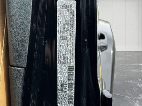 Used 2023 Jeep Wrangler Unlimited Sahara w/ Cold Weather Group AWD/4WD image 31