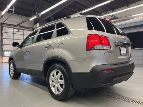 Used 2013 Kia Sorento LX w/ Convenience Pkg image 5