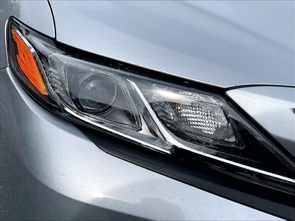 Used 2019 Toyota Camry SE FWD image 30