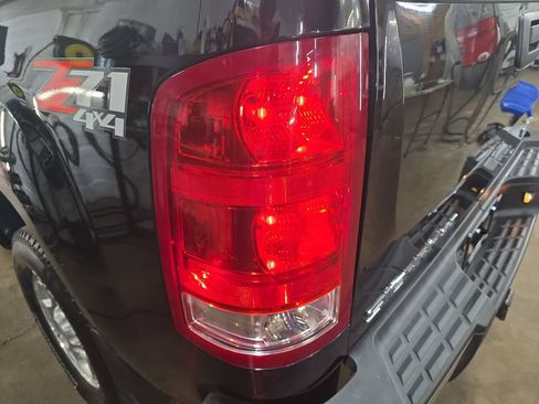 Used 2008 GMC Sierra 2500 SLT w/ Z71 Off-Road Package AWD/4WD image 31