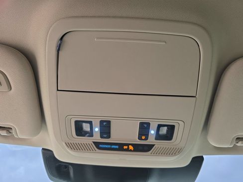 Used 2022 Ford Explorer Limited w/ Equipment Group 301A RWD image 26