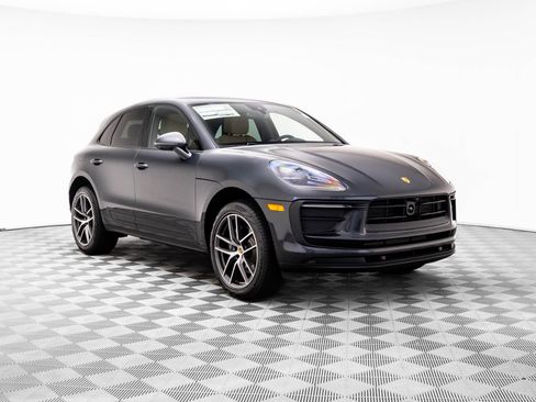 Certified 2026 Porsche Macan AWD/4WD image 6