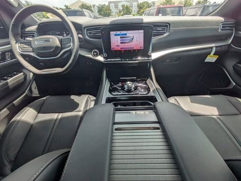 New 2025 Jeep Wagoneer Series II image 13