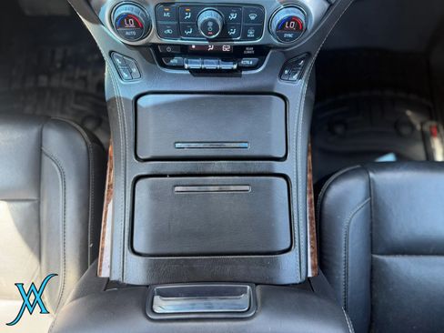 Used 2019 Chevrolet Suburban Premier AWD/4WD image 26