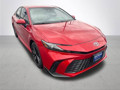 Certified 2025 Toyota Camry SE w/ Convenience Package image 6