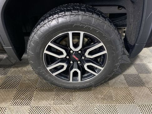 Used 2021 GMC Sierra 1500 AT4 w/ AT4 Value Package AWD/4WD image 10