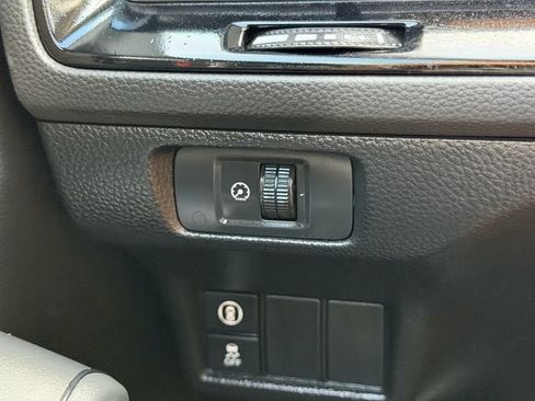 Used 2023 Honda Civic EX-L image 27