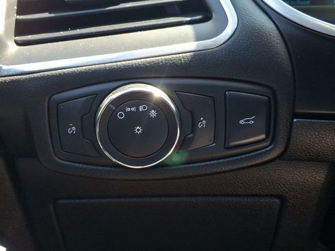 Used 2018 Ford Edge Titanium w/ Equipment Group 301A AWD/4WD image 24