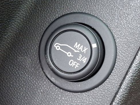 Used 2024 Chevrolet Equinox RS w/ RS Leather Package image 23