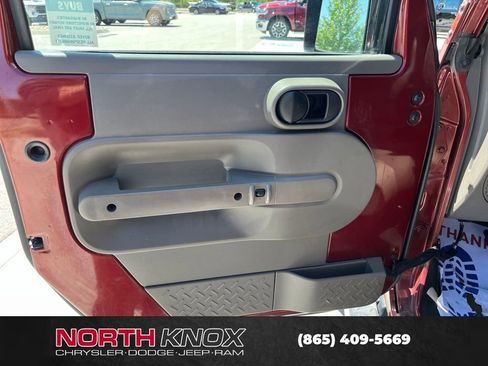 Used 2010 Jeep Wrangler Unlimited Sahara w/ Dual Top Group AWD/4WD image 6