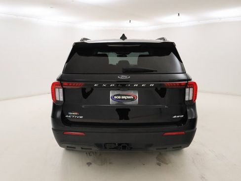 Used 2025 Ford Explorer Active image 4