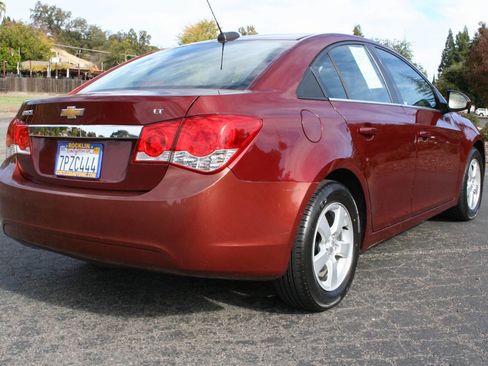 Used 2016 Chevrolet Cruze LT image 4