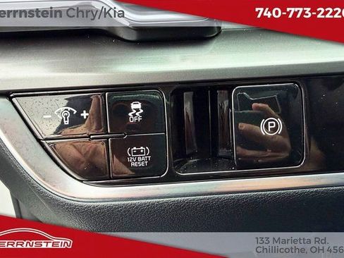 Used 2024 Kia Sportage EX image 16