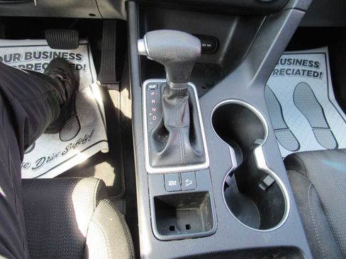 Used 2020 Kia Sportage LX image 16