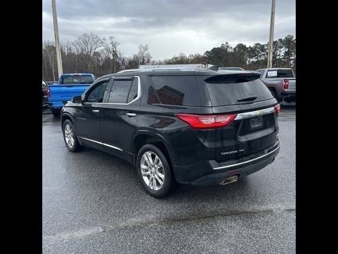 Used 2019 Chevrolet Traverse High Country image 2