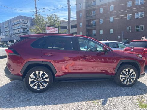 Used 2023 Toyota RAV4 XLE Premium image 8