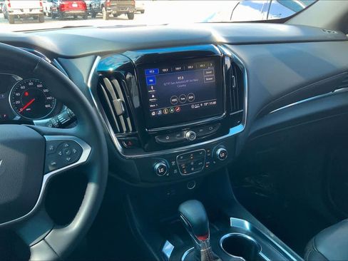 Certified 2023 Chevrolet Traverse RS image 6