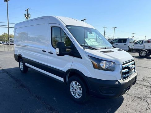 Used 2023 Ford E-Transit Medium Roof image 3