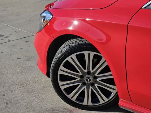 Used 2019 Mercedes-Benz CLA 250 4MATIC image 5