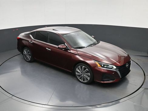 Used 2024 Nissan Altima 2.5 SL FWD image 27