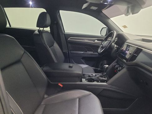 Used 2020 Volkswagen Atlas Cross Sport SEL image 21