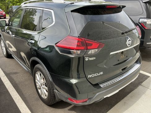 Used 2018 Nissan Rogue SV w/ Sun & Sound Touring Package image 9