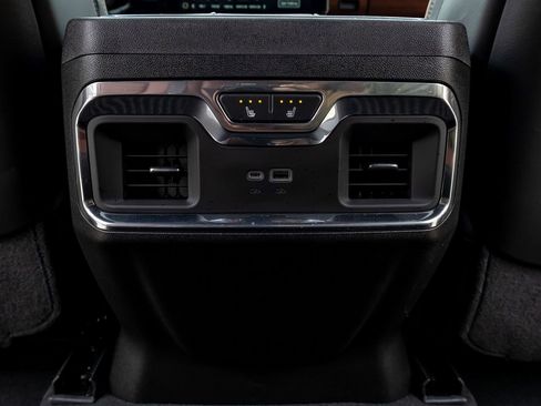 Used 2024 GMC Sierra 2500 Denali Ultimate image 33