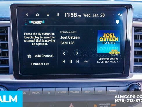 Used 2024 Hyundai Venue Limited image 38