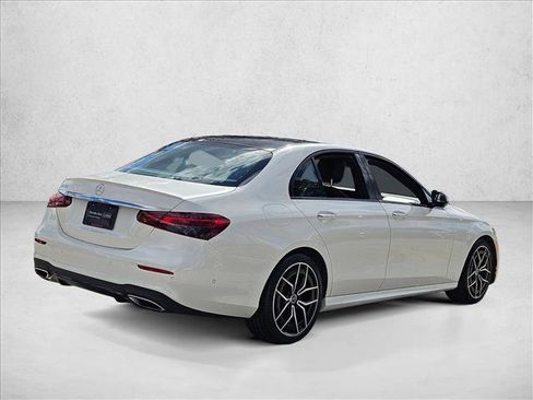 Used 2022 Mercedes-Benz E 350 Sedan image 5