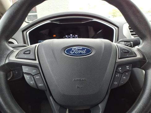 Used 2020 Ford Fusion SE FWD image 20